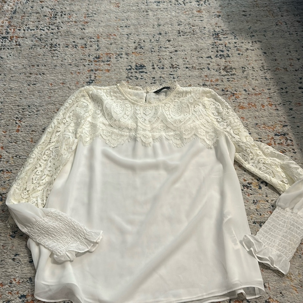 White House, Black market women’s top size 14